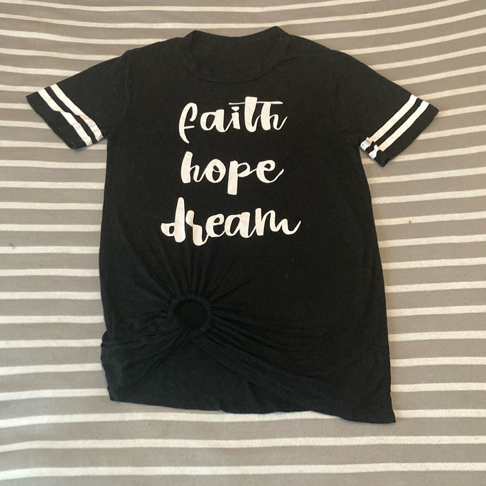 No Boundaries “Faith hope dream” top